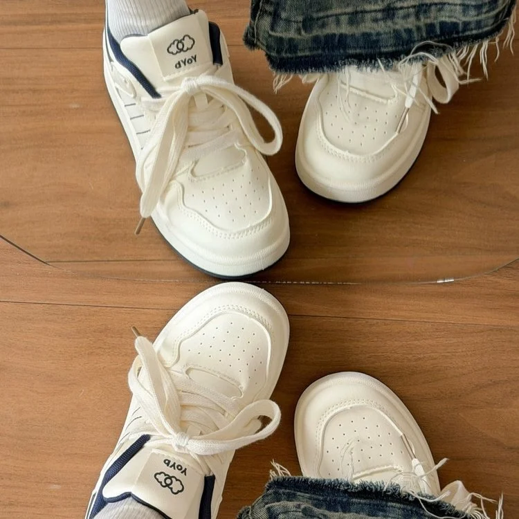 Autumn New Women's Board Shoes Light Luxury, Durable, Highfashion Casual Sneakers With… — image 2