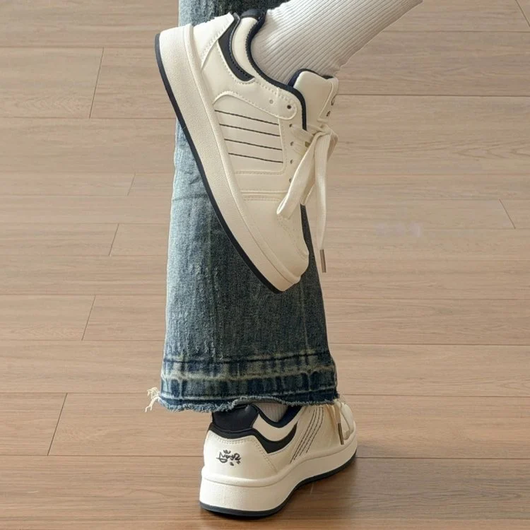 Autumn New Women's Board Shoes Light Luxury, Durable, Highfashion Casual Sneakers With… — image 5