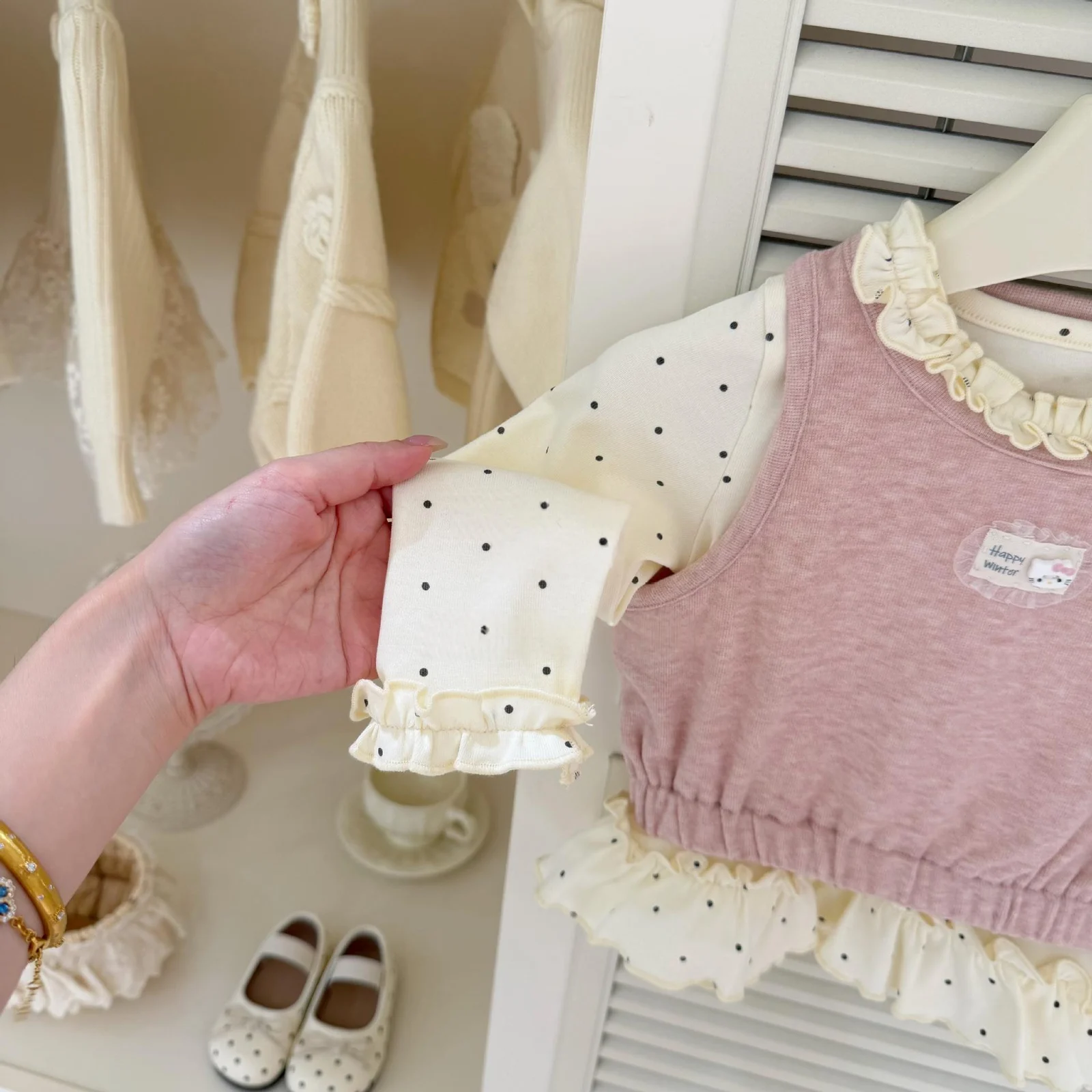 Baby Girls Ruffled Bottoming Shirt Vest And Bow-knot Pants Three-piece Set — image 3