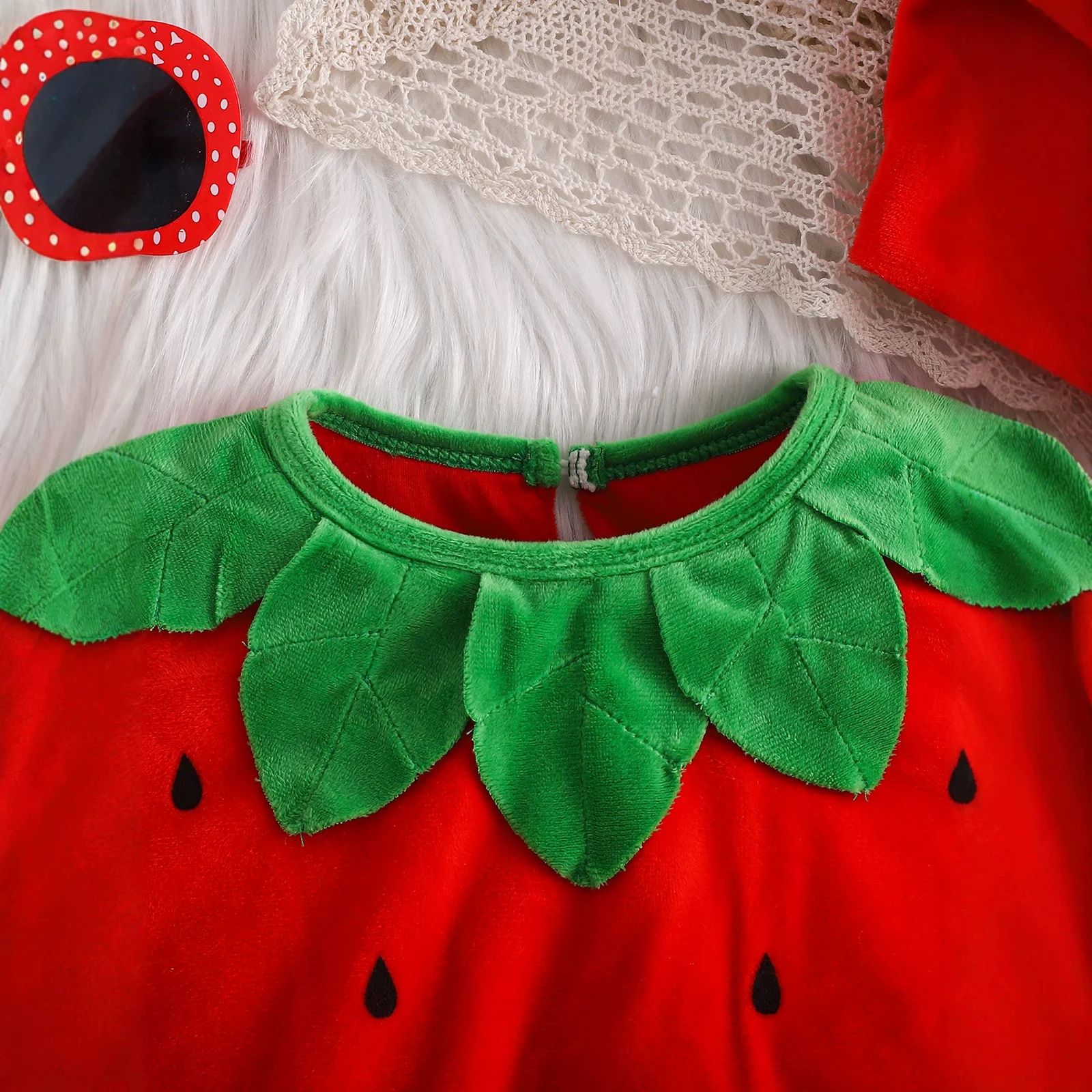 Babys Fallwinter Strawberry-themed Romper And Hat Two-piece Set — image 2
