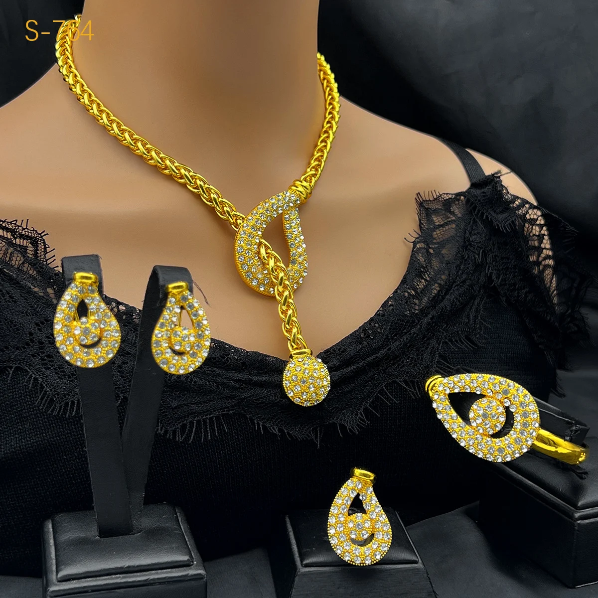 Best-selling Dubai Bride 24k Gold-plated Necklace Bracelet Earring Ring Four-piece Set — image 4