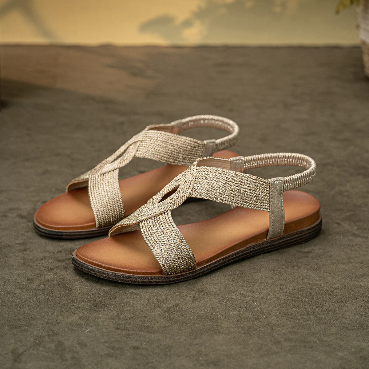 Bohemian-style Outdoor Flat Cross-strap Elastic Beach Sandals — image 2
