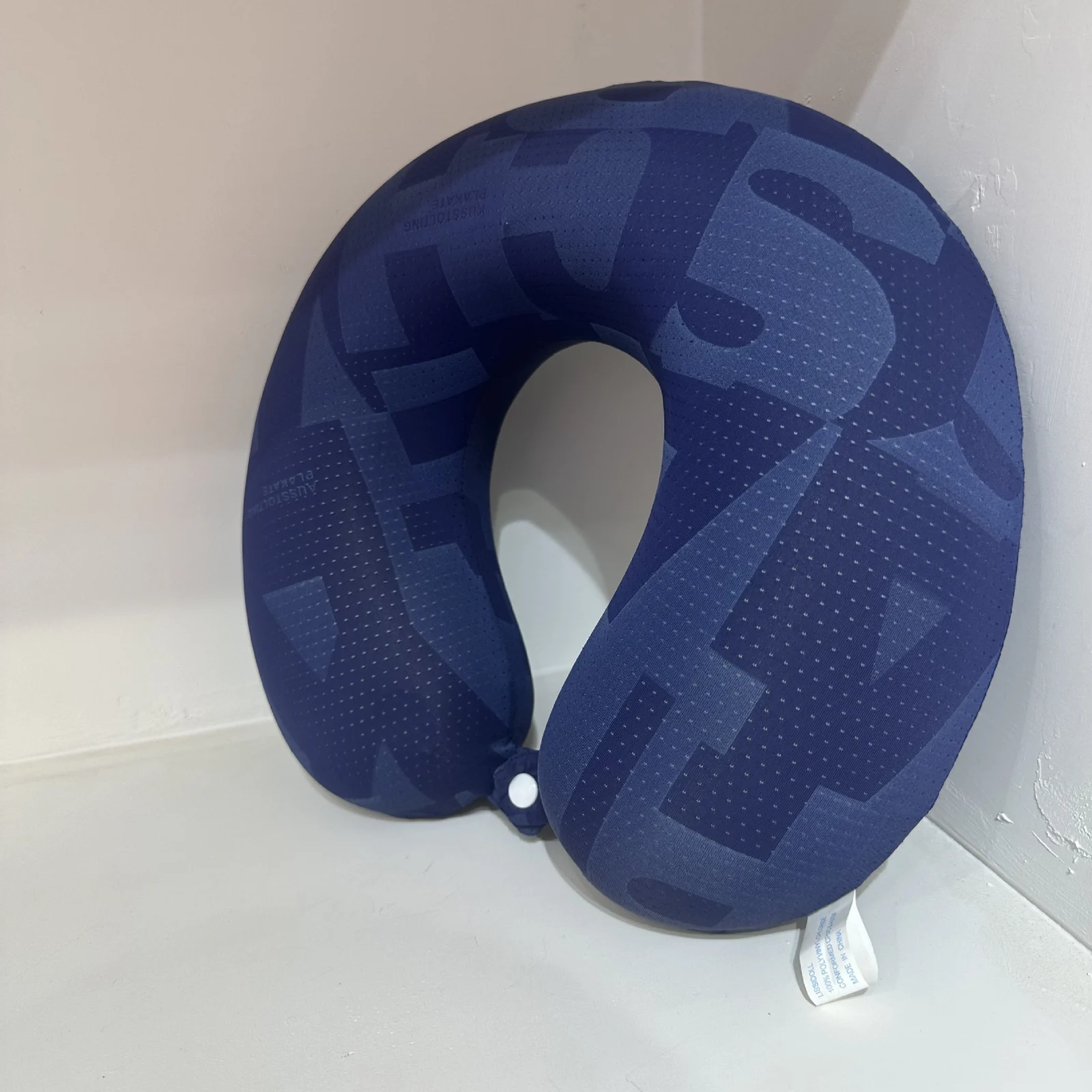 Breathable Mesh Letter Geometric Print Memory Foam U Shaped Neck Pillow, Button… — image 3
