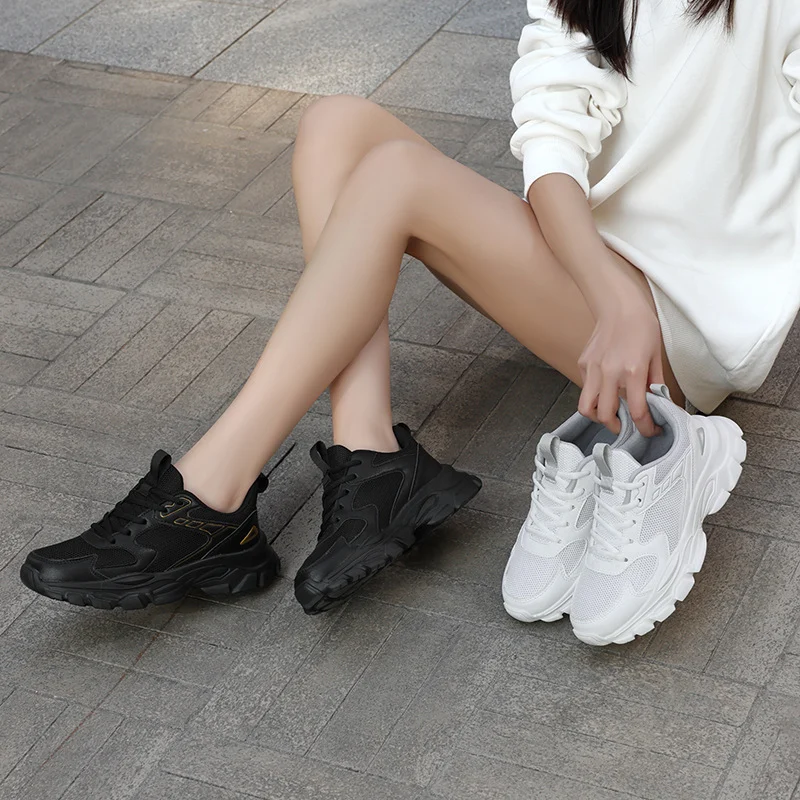 Breathable Soft-soled Casual White Sneakers For Women — image 3