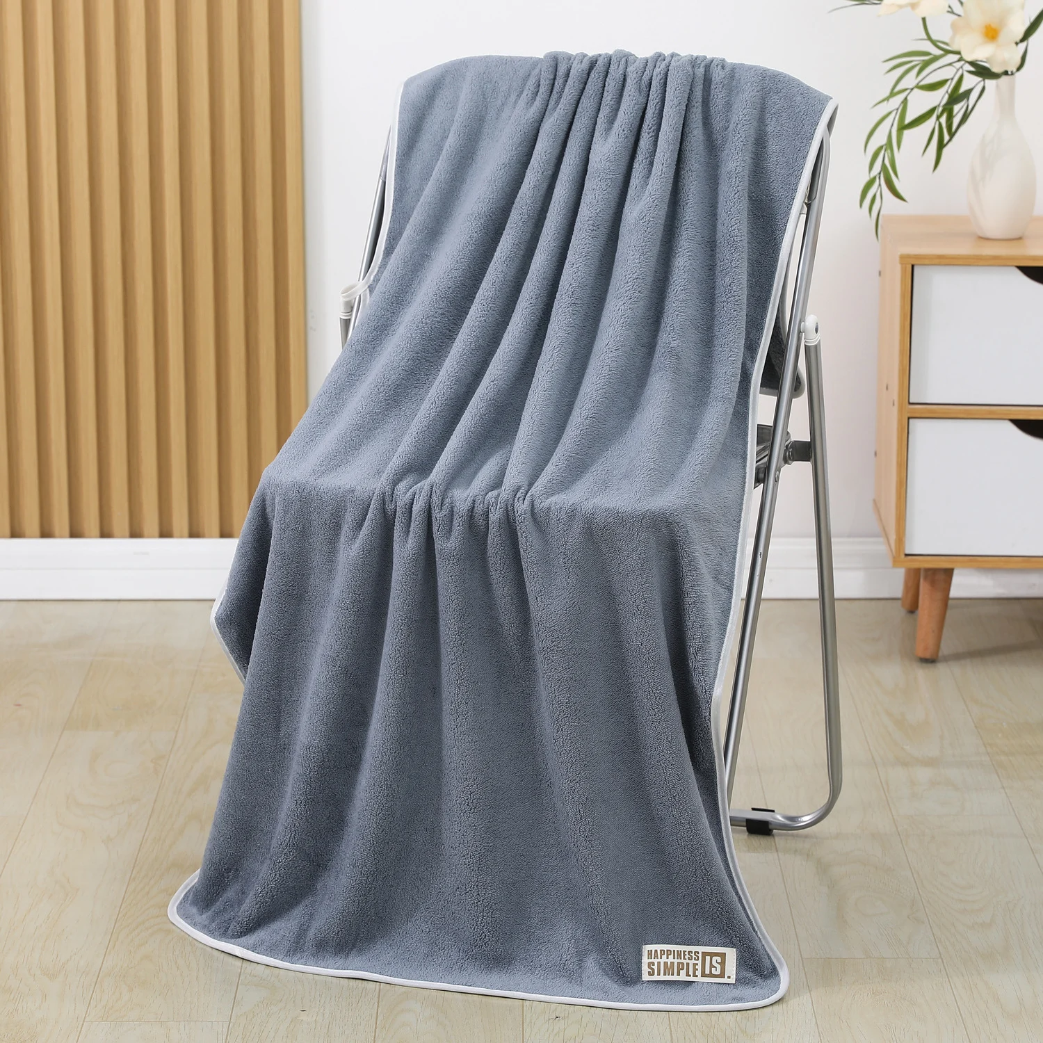 Class A Coral Fleece Bath Towel Soft Skin-friendly Highly Absorbent And Lint-free — image 1