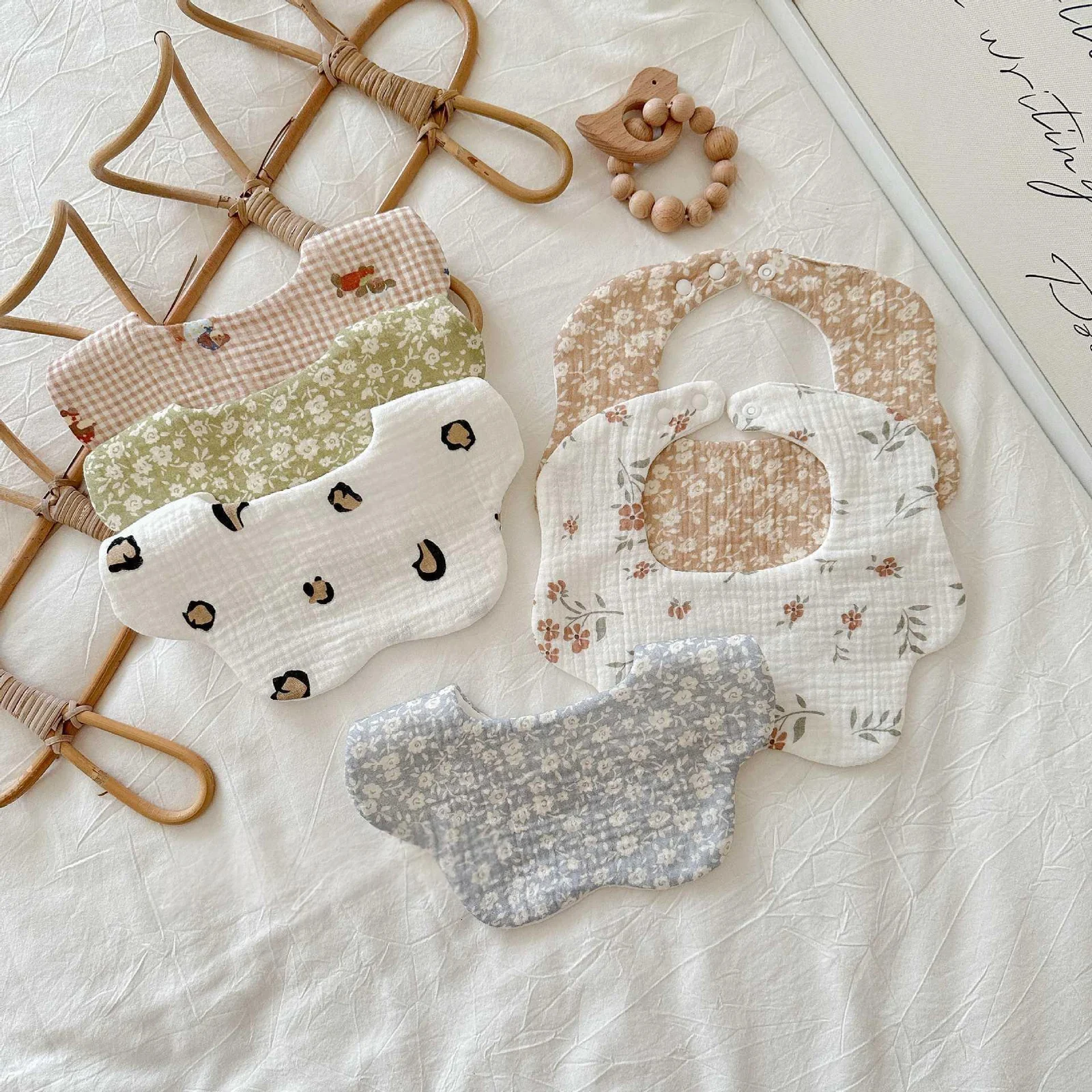 Class A Pure Cotton Gauze Baby Bib — image 4