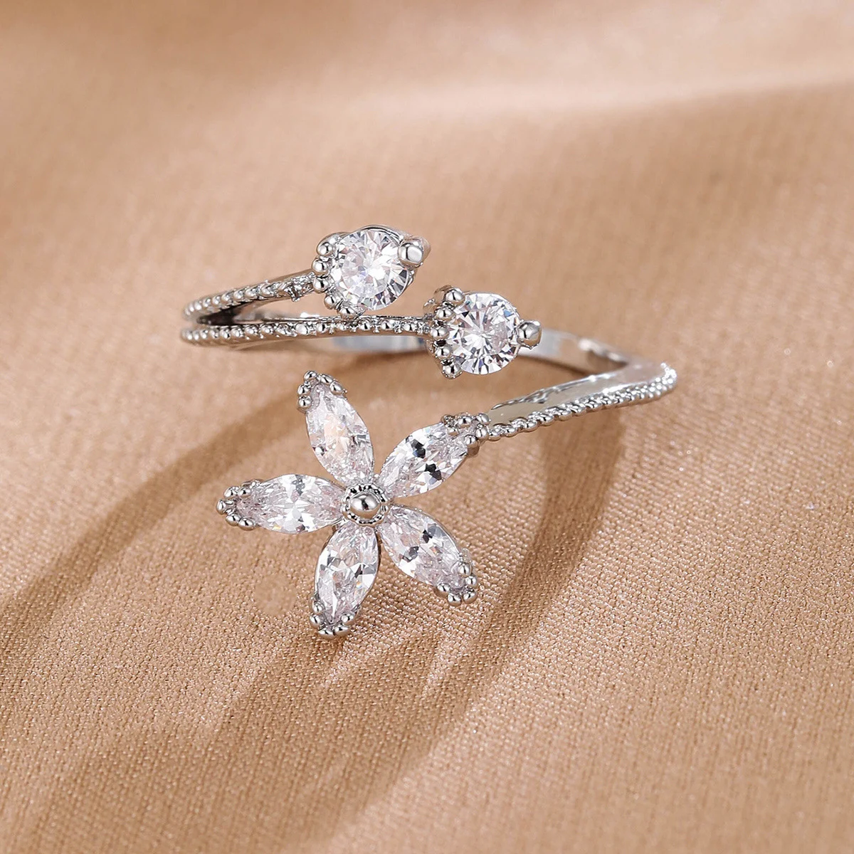 Classic Western Style Light Luxury Ring Fully Pwith Zircons — image 11