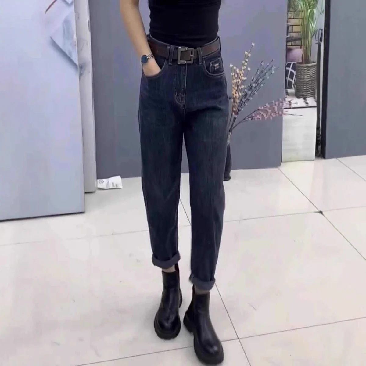 Color-block Tapered Harem Jeans For An Hourglass — image 4
