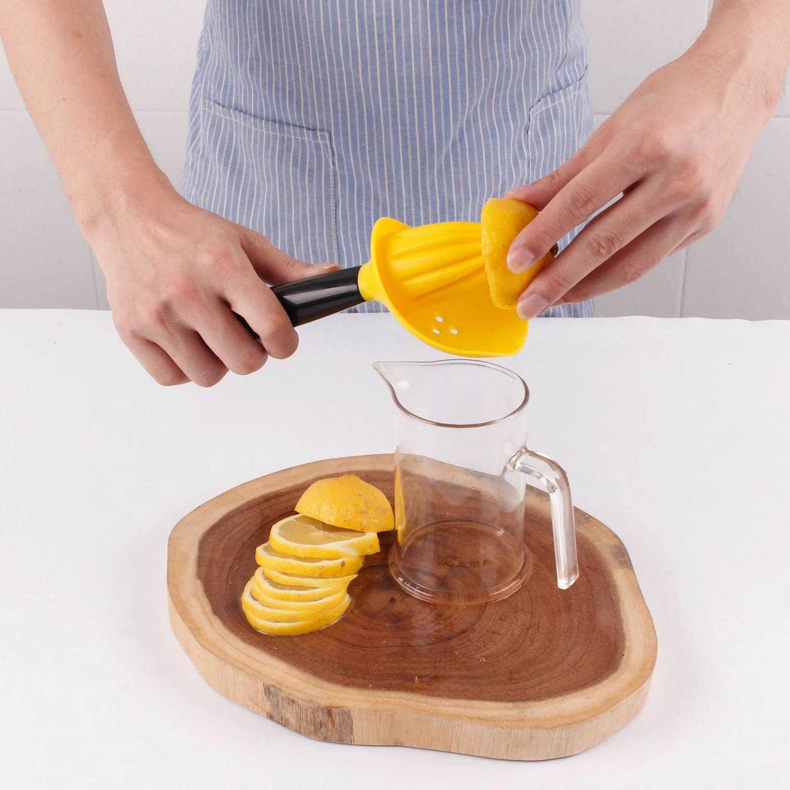 Creative Kitchen Gadget Manual Juicer — image 5