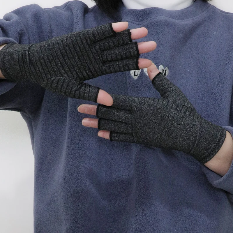 Dispensing Stripe Half-finger Gloves Universal — image 4