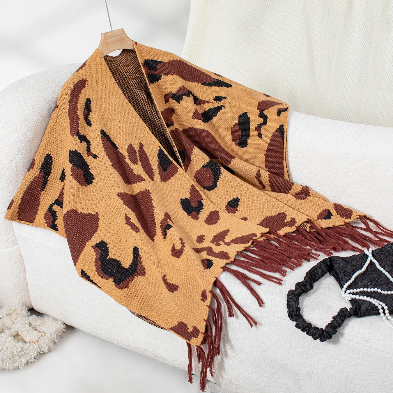 Drizzle-color Leopard-print Knitted Tassel Capeshoulder Wrap For Women — image 4