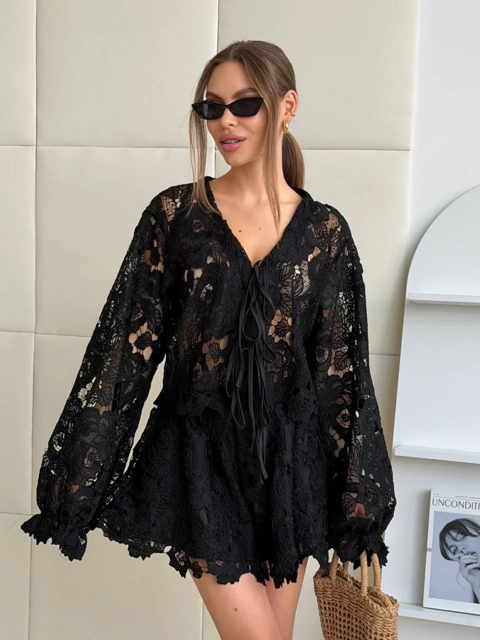 Elegant Casual Lace Solid-color Womens Shorts — image 2
