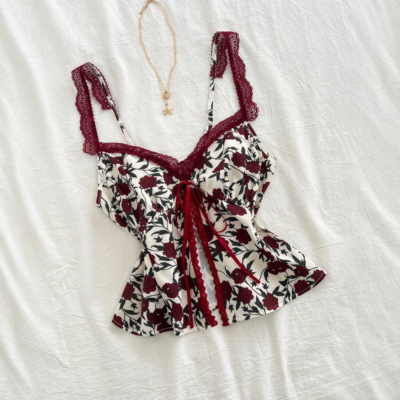 Fashionable And Versatile Lace-trimmed Camisole With A Floral Bow Detail — image 3