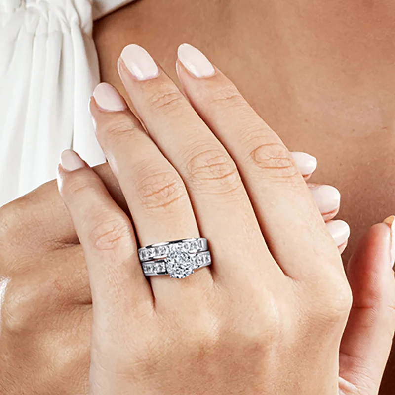 Fashionable Diamond-studded Couple Rings — image 3