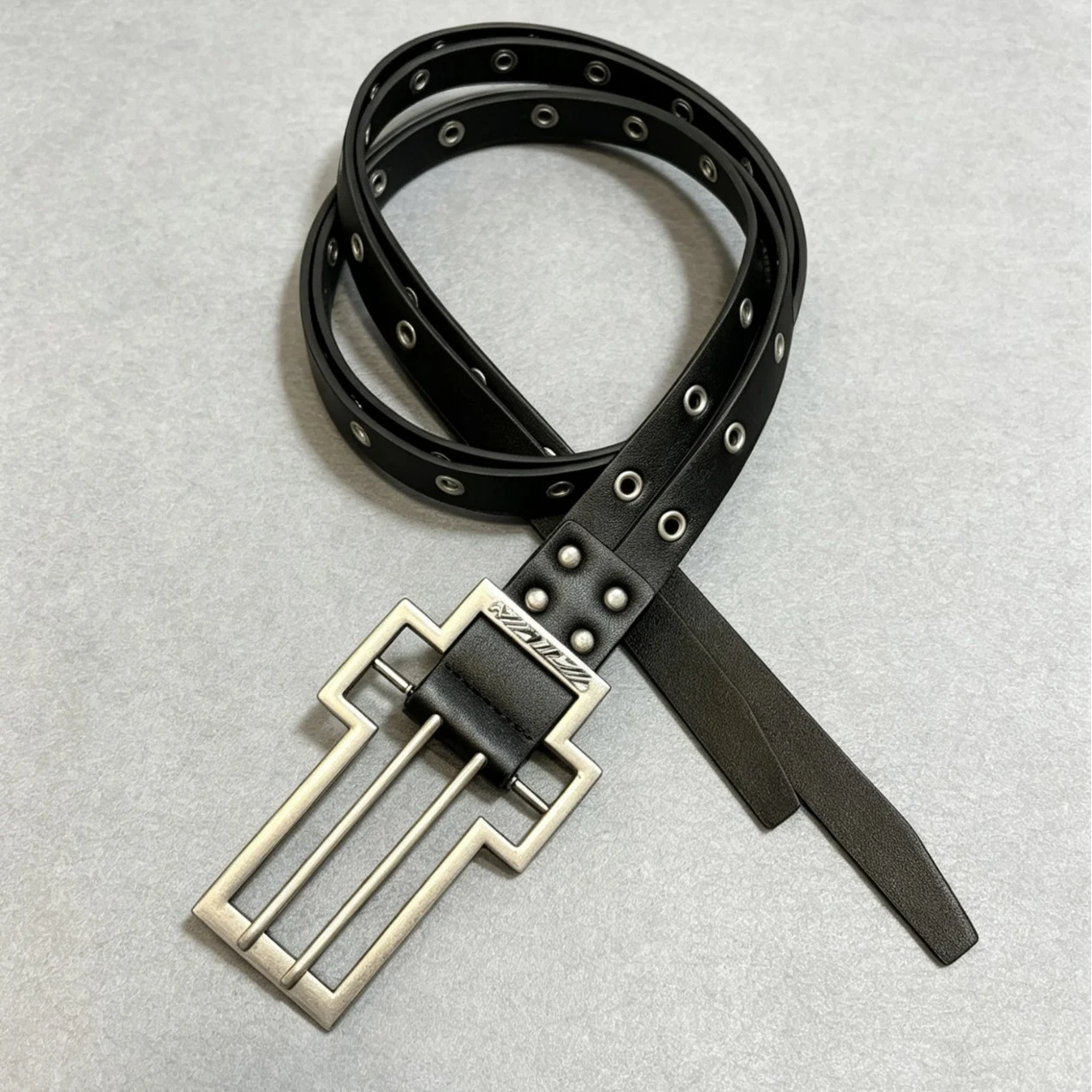 Fashionable Double-prong Buckle Belt Punk Style — image 5