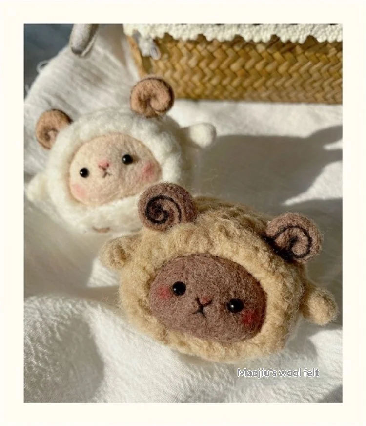 Felt Needle-poking Craft Kit DIY Cloud And Little Sheep Keychain — image 11