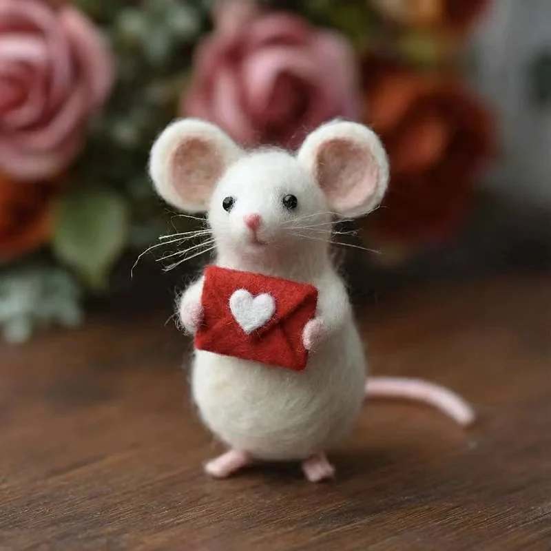 Felt-poking Heart-shaped Balloon Mouse — image 5