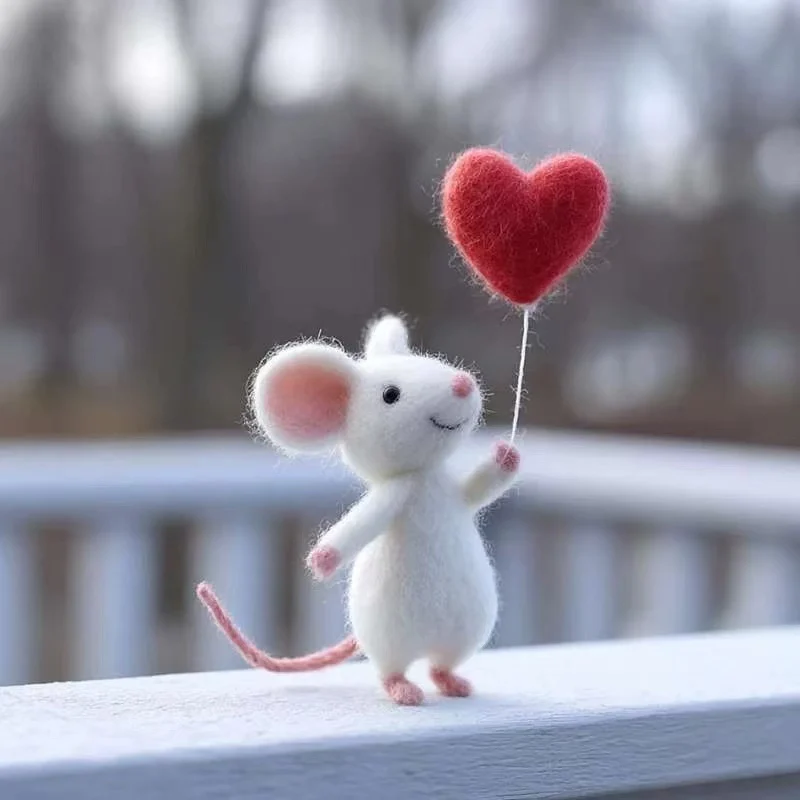 Felt-poking Heart-shaped Balloon Mouse — image 7