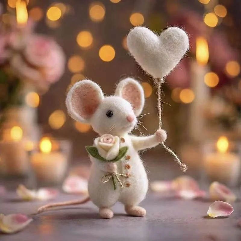 Felt-poking Heart-shaped Balloon Mouse — image 11