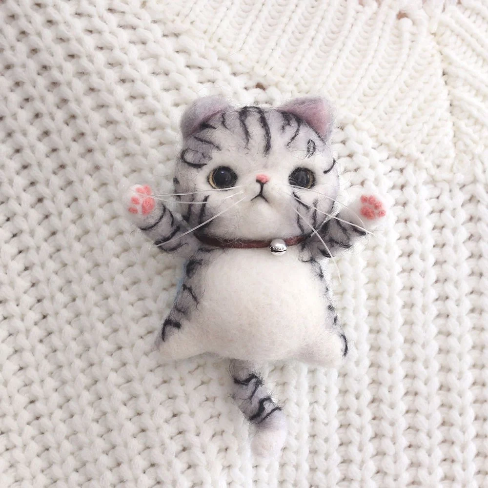 Felted Wool Needle Felting Kit Kitten Brooch — image 3
