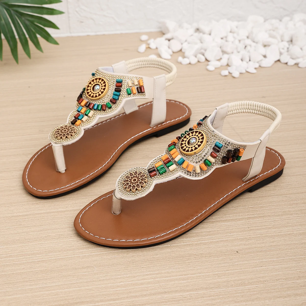 Flat-bottom Beaded Open-toe Beach Sandals For Outdoor Wear — image 4