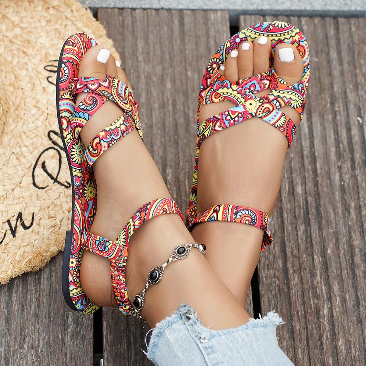 Flat-bottomed Printed Thong Sandals In Roman Style — image 2