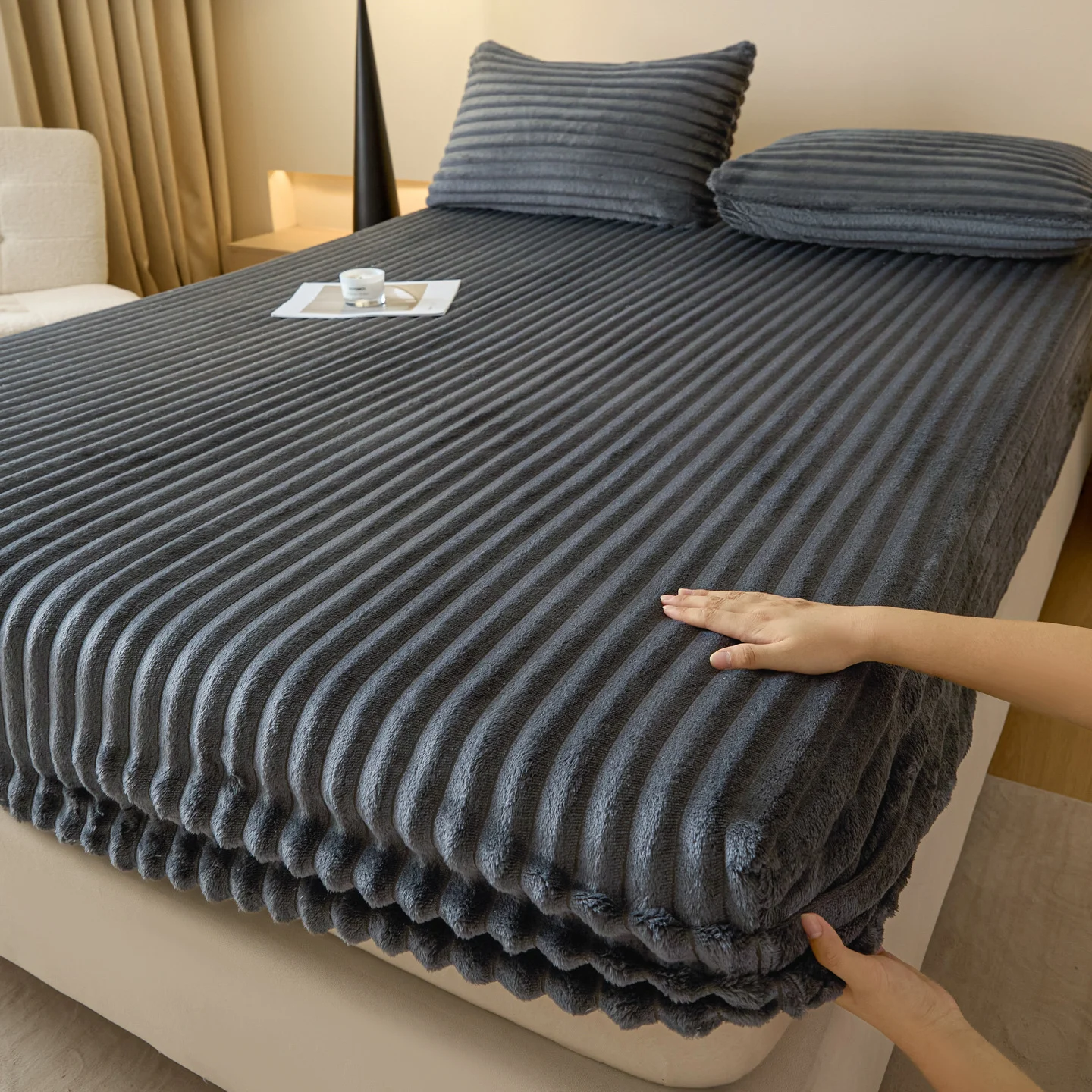 Fleece-lined Bedspread Single Piece — image 9