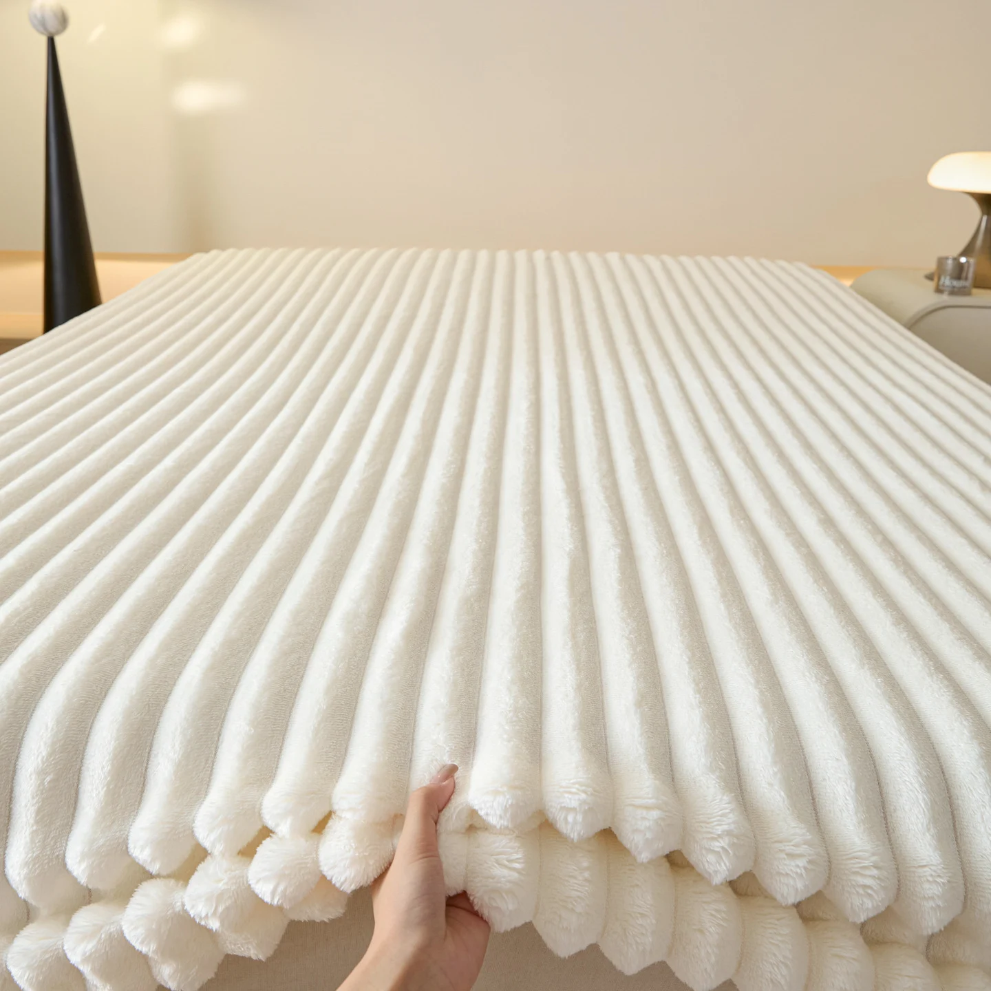 Fleece-lined Bedspread Single Piece — image 6