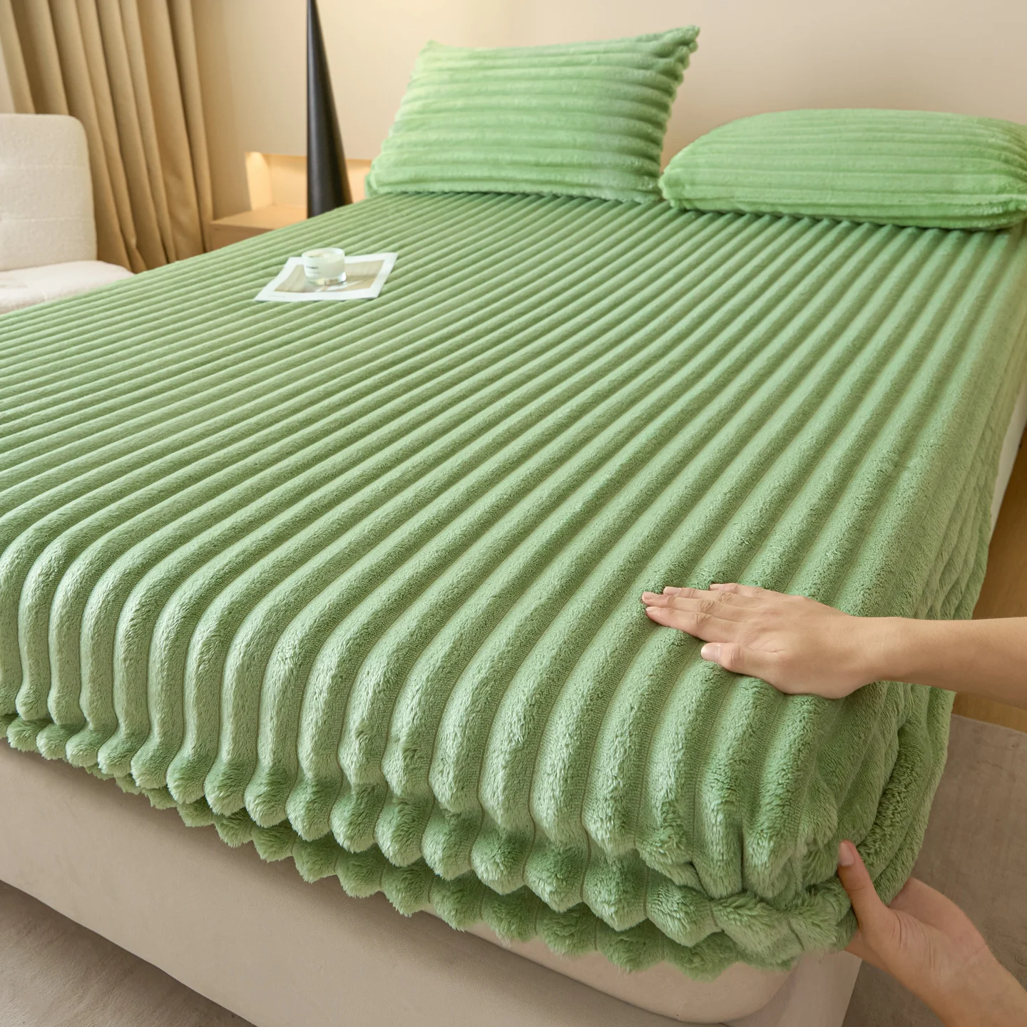 Fleece-lined Bedspread Single Piece — image 3