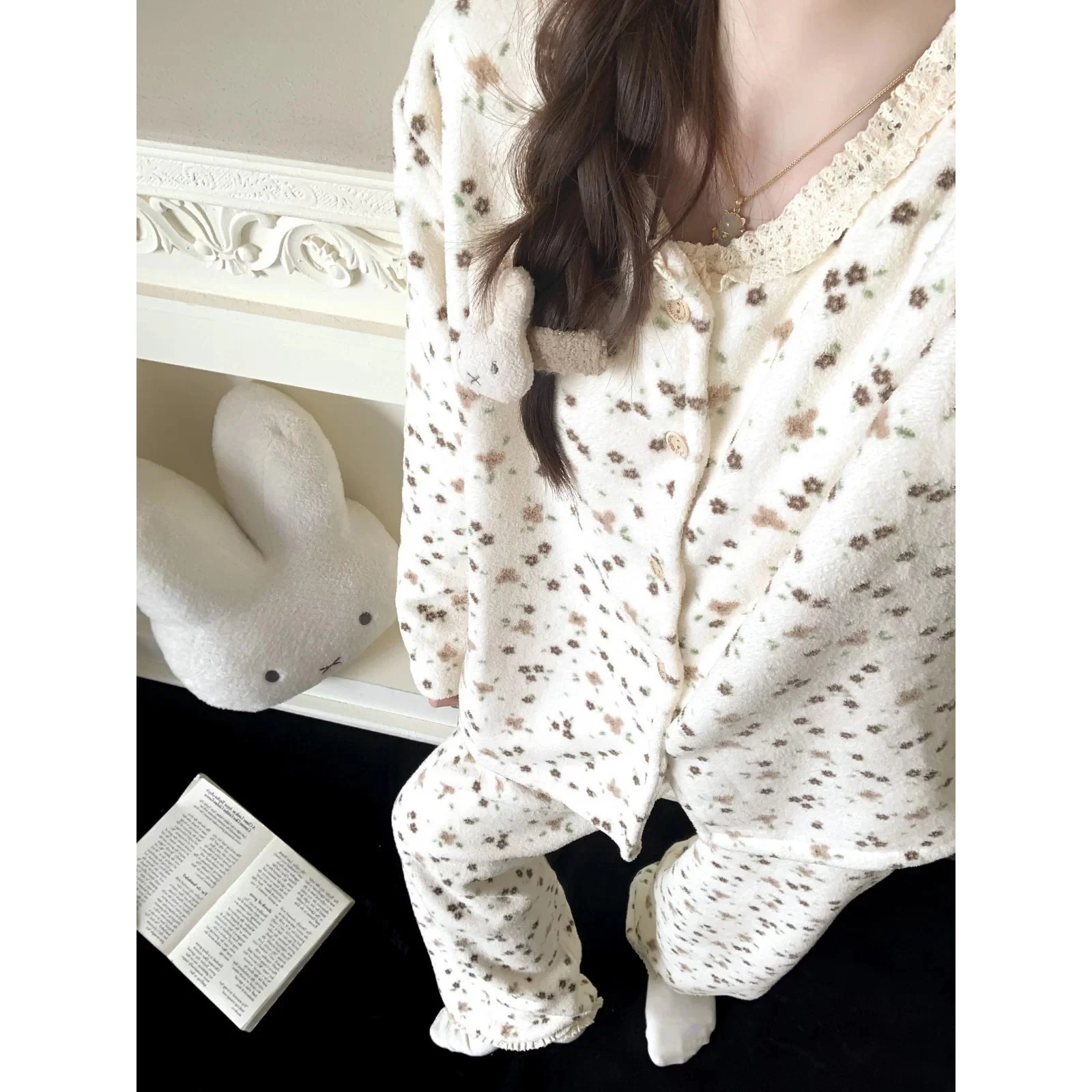 Floral-pattern Coral Fleece Pajama Set For Women Winter Thickened Design Suitable Both… — image 2