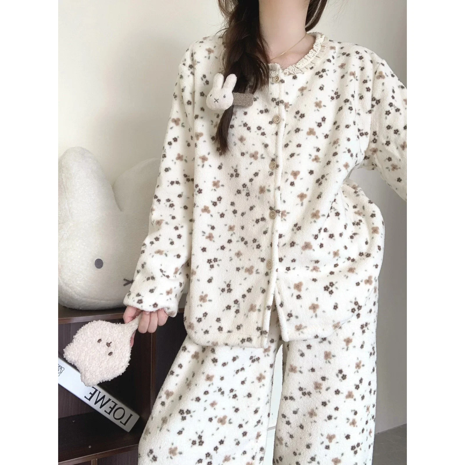 Floral-pattern Coral Fleece Pajama Set For Women Winter Thickened Design Suitable Both… — image 4