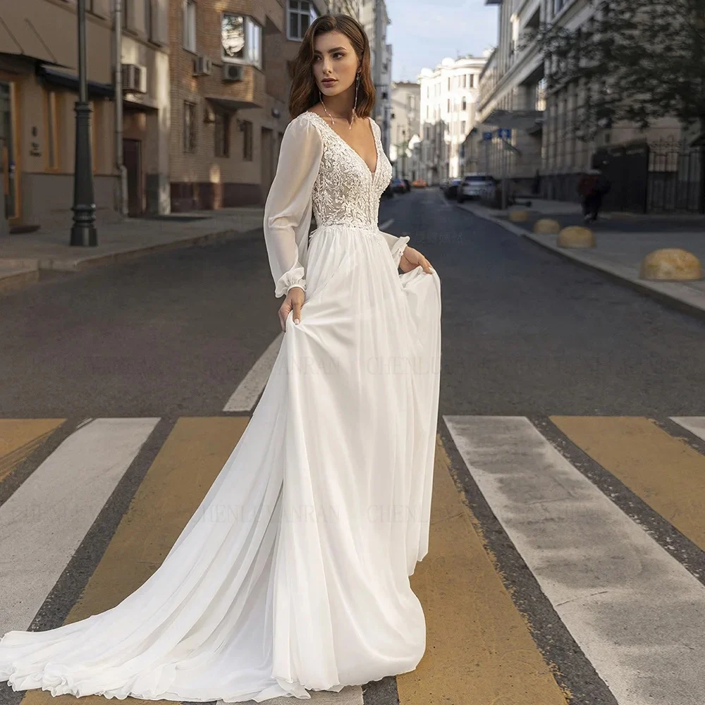 French-style V-neck Long-sleeved Lace Light Wedding Dress — image 6