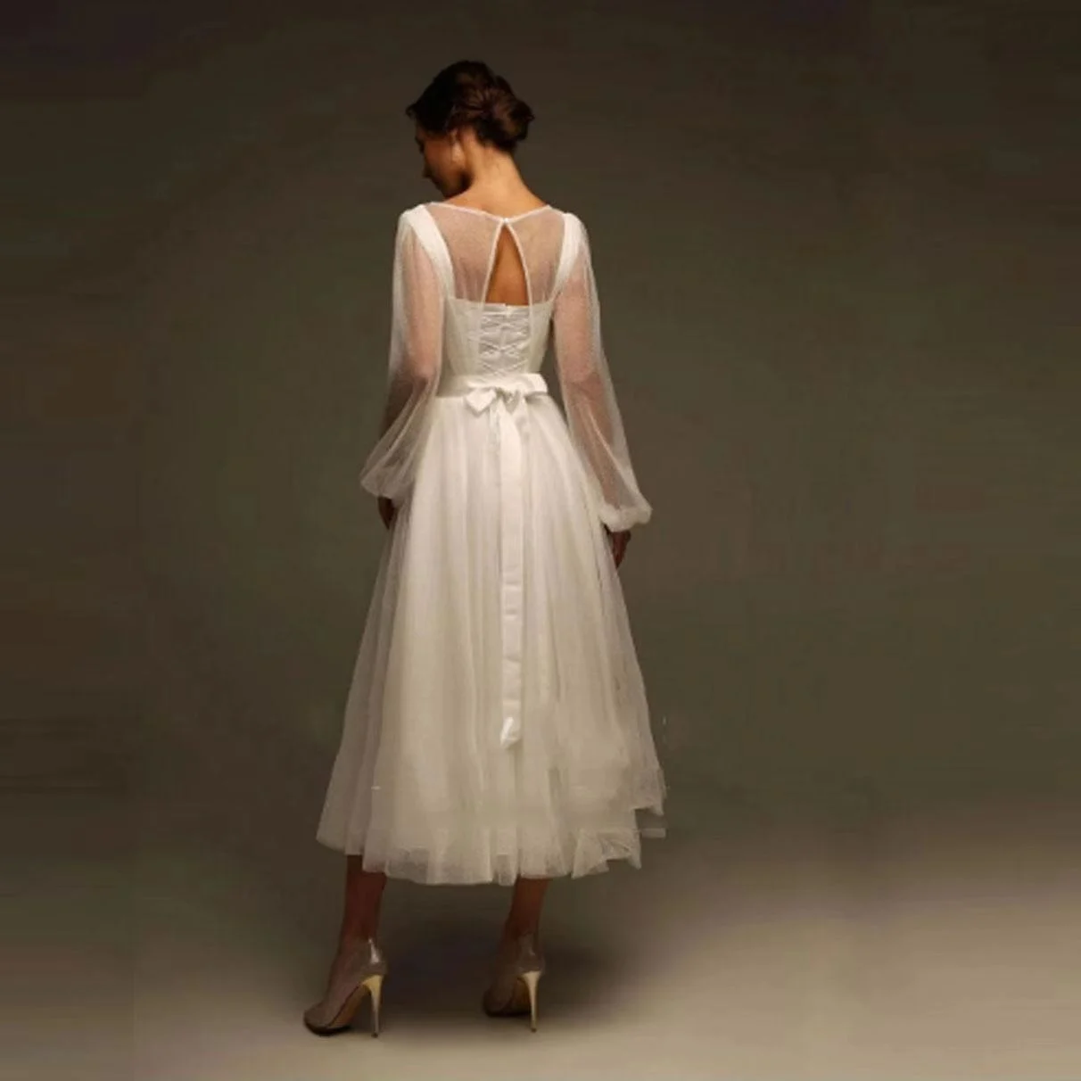 French-style Vintage Square-neck Midi Light Wedding Dress — image 1