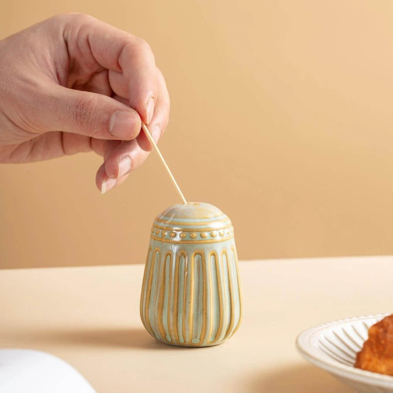 Green-striped Simple And Elegant Kiln-change Ceramic Seasoning Bottle — image 6