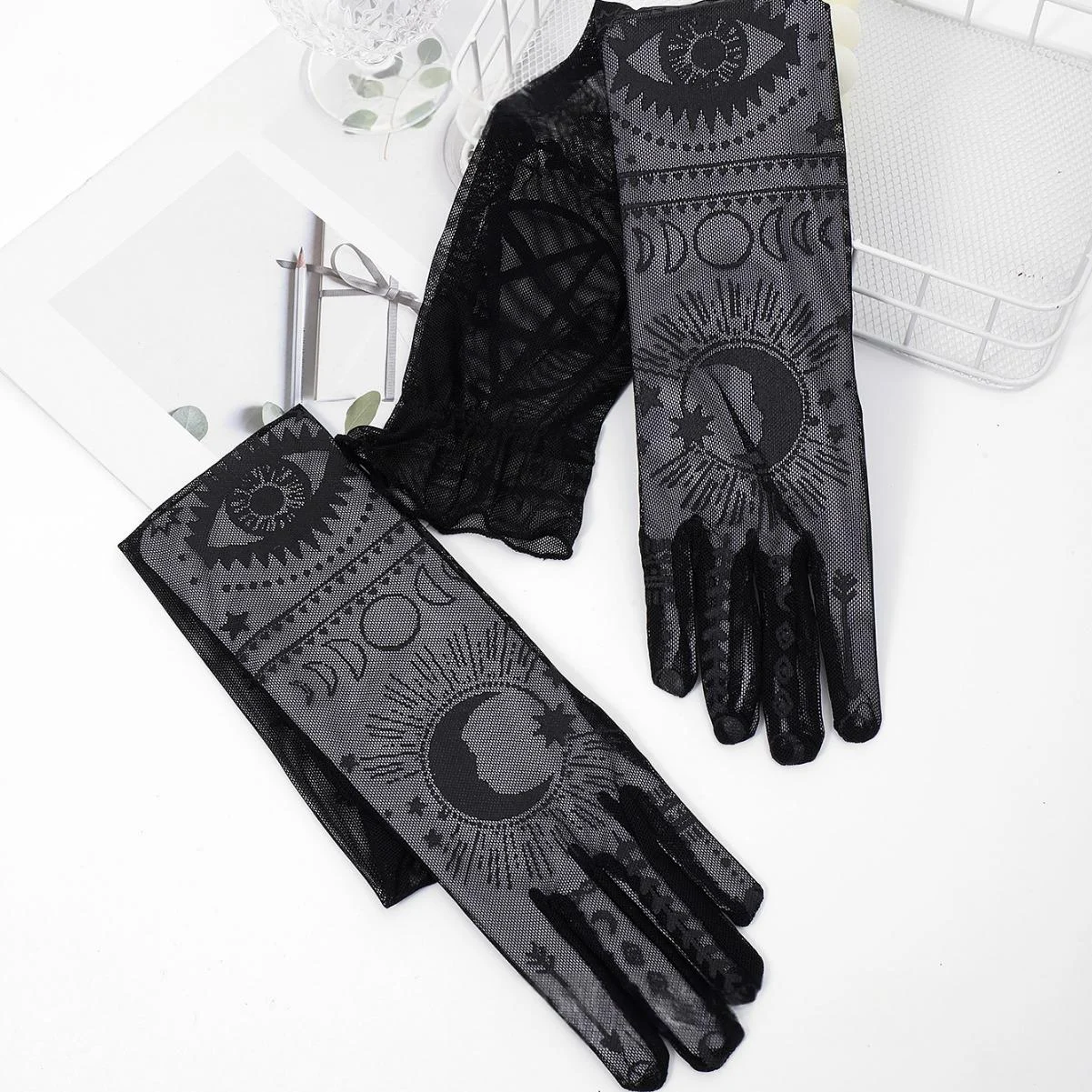 Halloween Costume Accessory Gloves — image 3