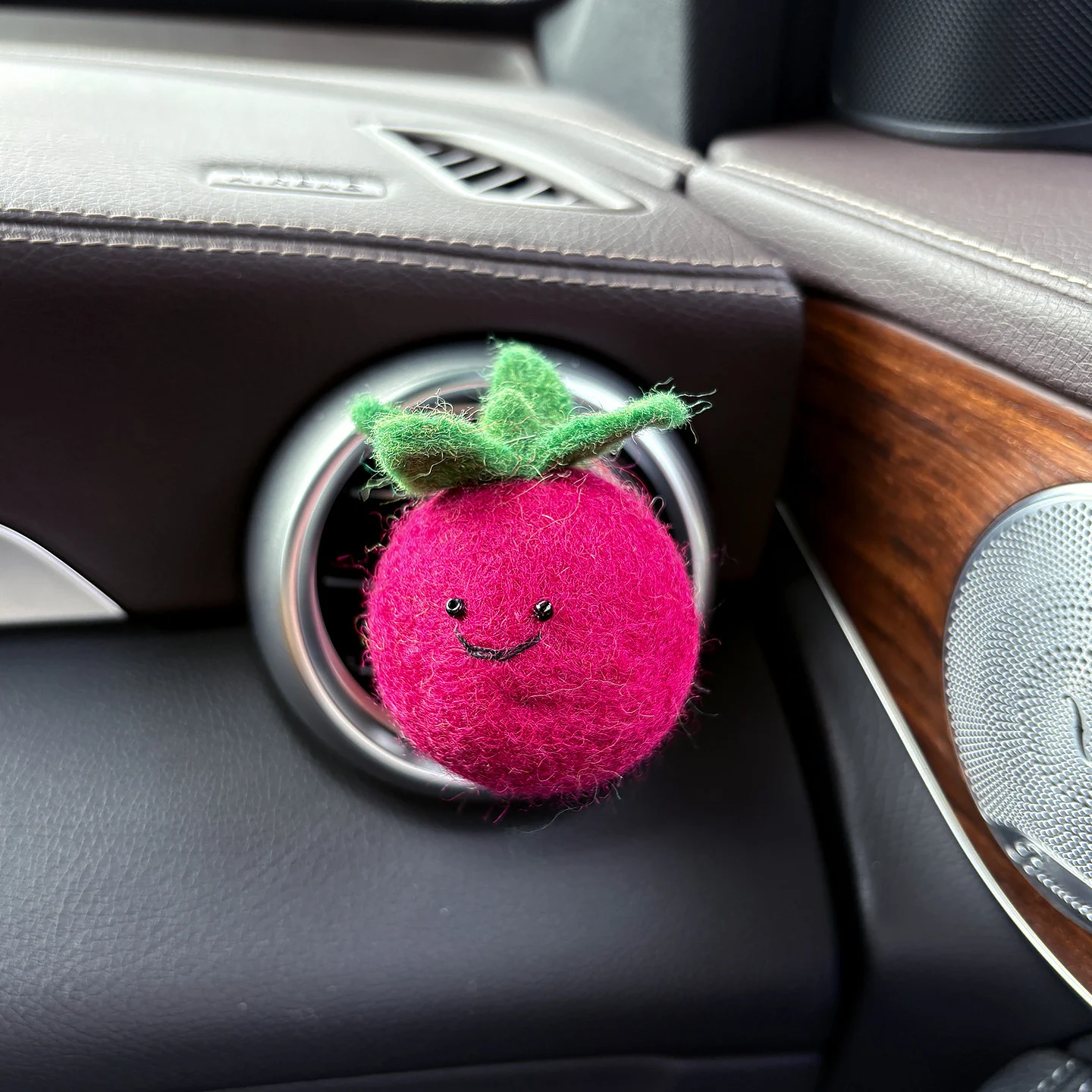 Handmade Wool Felt Car Air-conditioner Vent Scent Clip Ornament — image 5