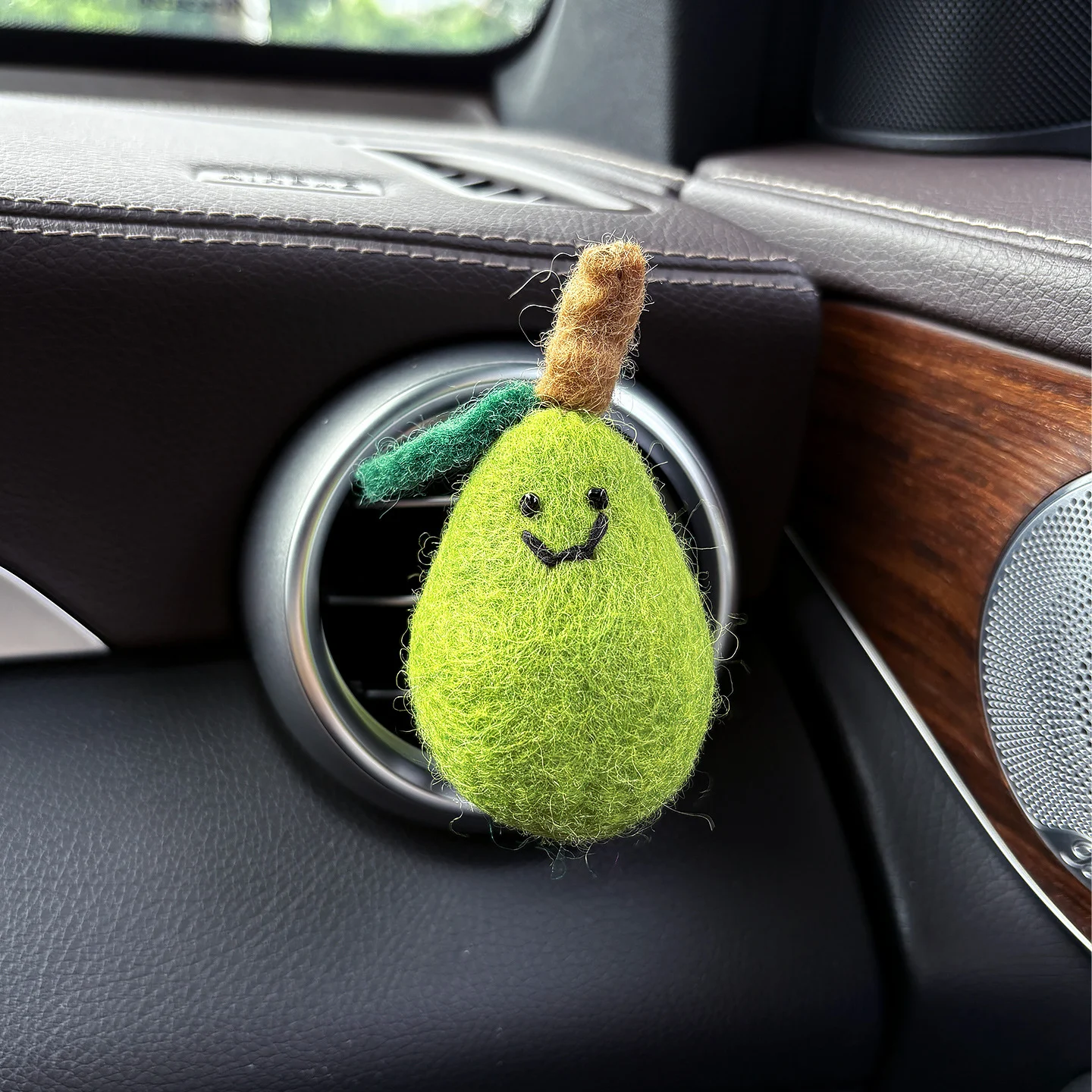 Handmade Wool Felt Car Air-conditioner Vent Scent Clip Ornament — image 4