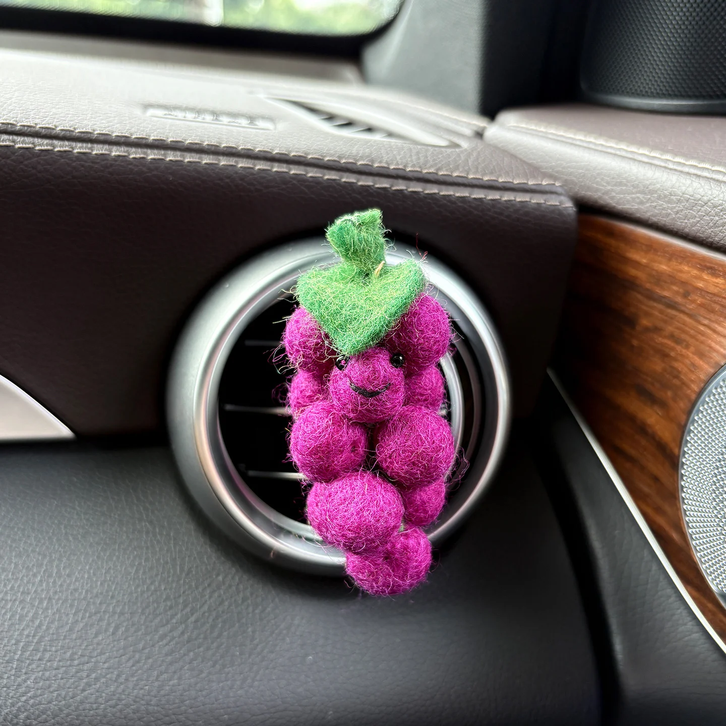 Handmade Wool Felt Car Air-conditioner Vent Scent Clip Ornament — image 14