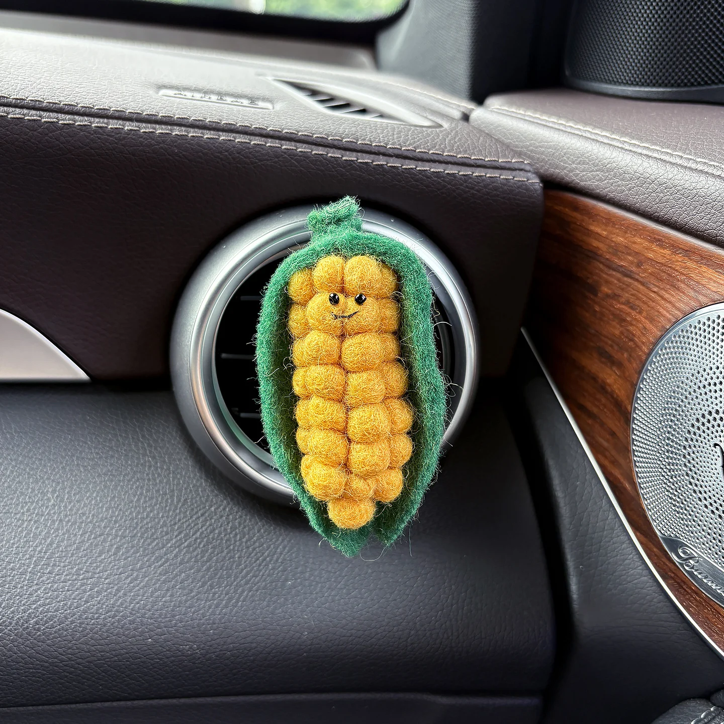 Handmade Wool Felt Car Air-conditioner Vent Scent Clip Ornament — image 18