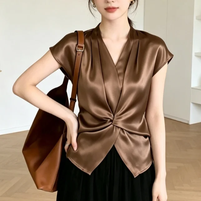 High-end Chic Satin Top With A Slimming Western-style Design — image 1