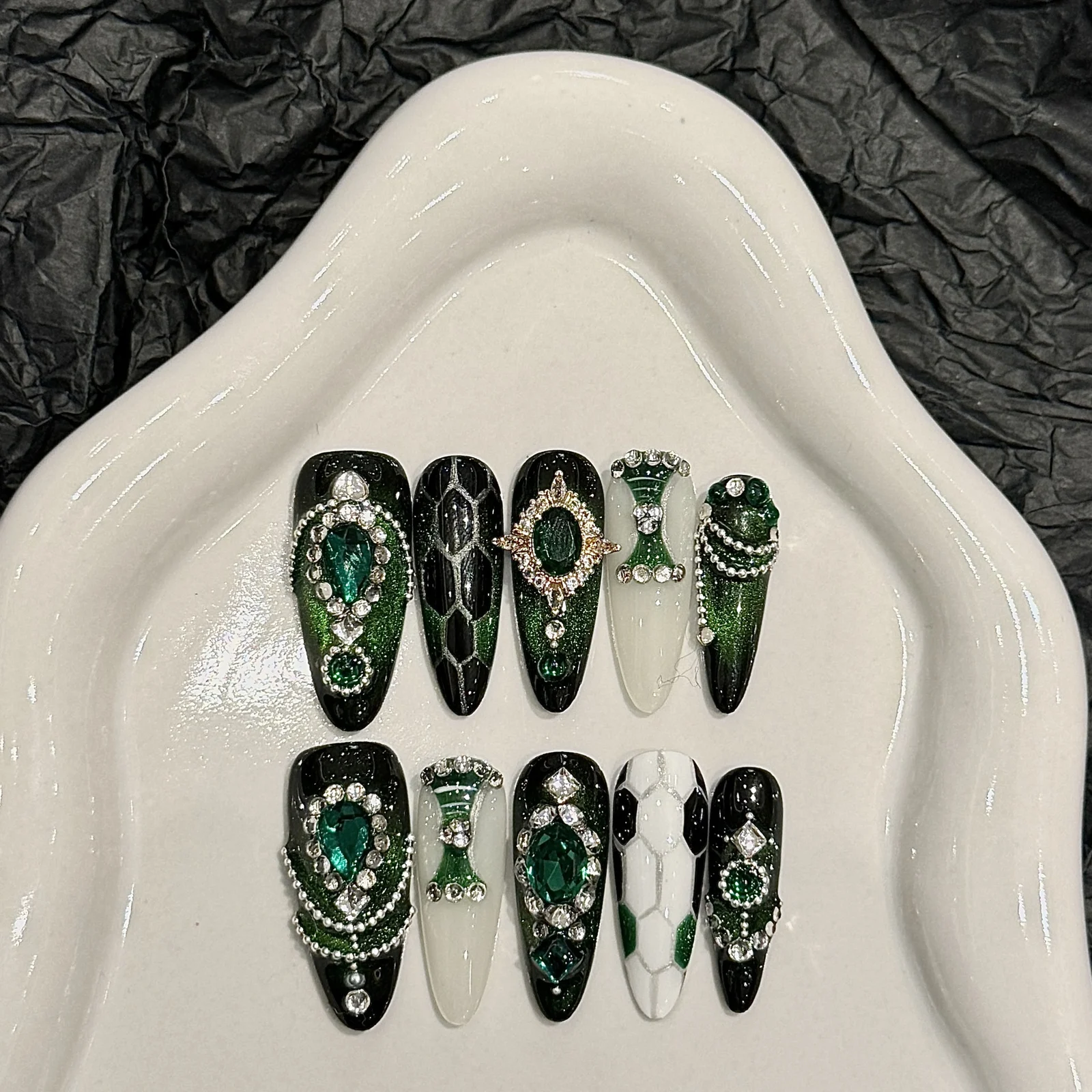 High-end Handcrafted Wearable Nail Tips — image 1