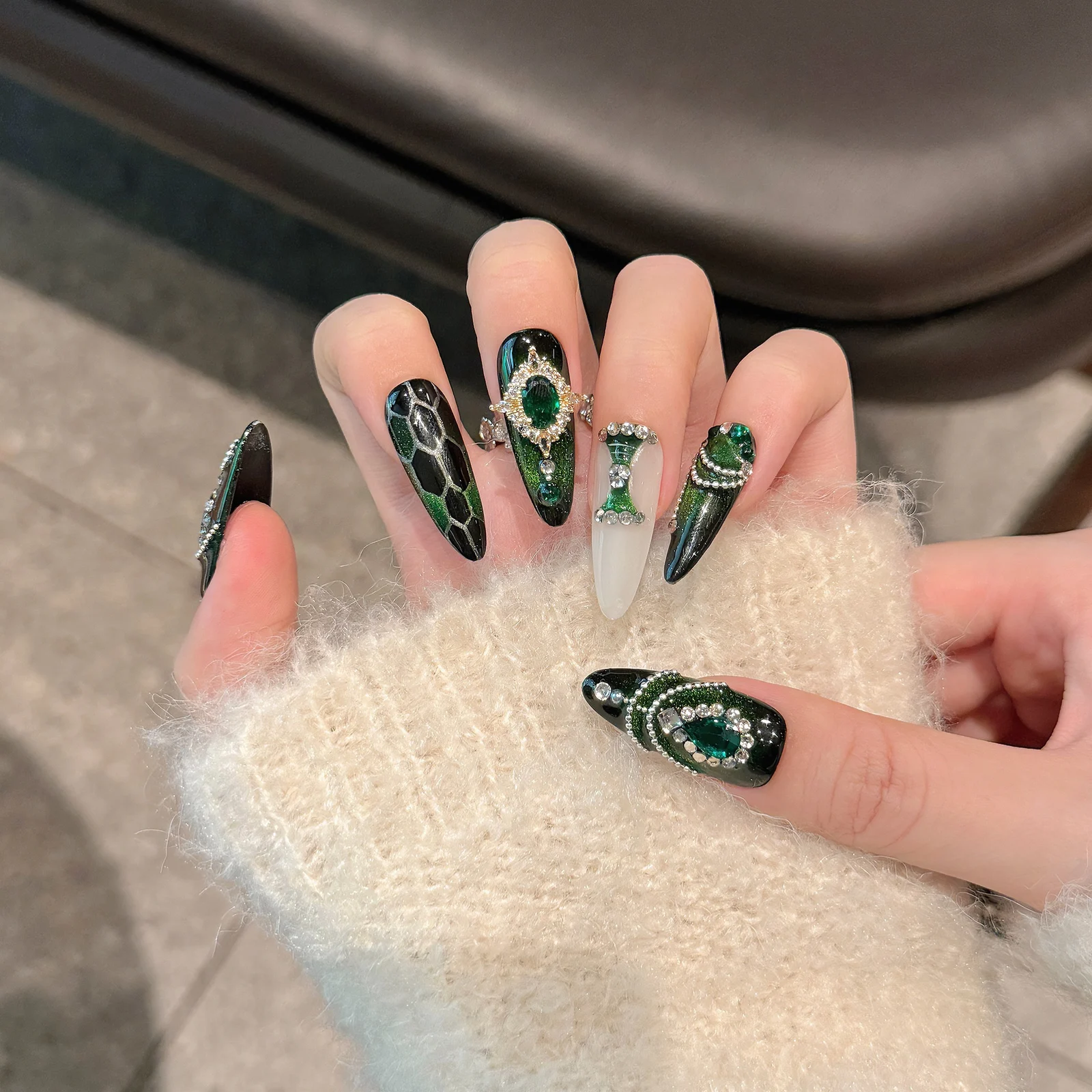 High-end Handcrafted Wearable Nail Tips — image 2