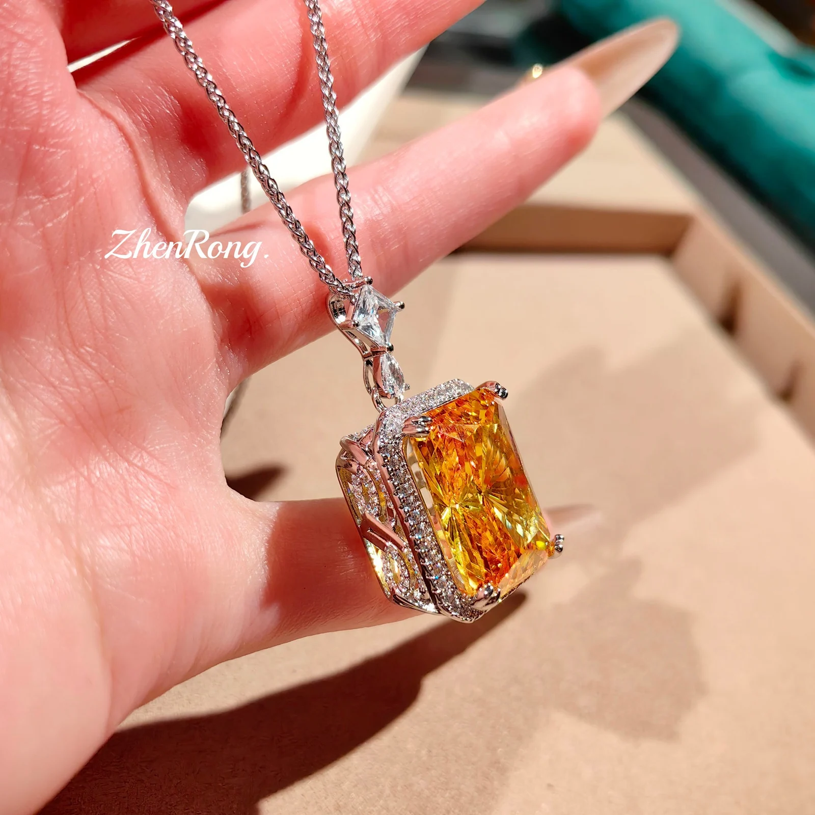 High-end Radiant Perfume Bottle Pendant Necklace Inlaid With High Carbon Diamond Ice… — image 3