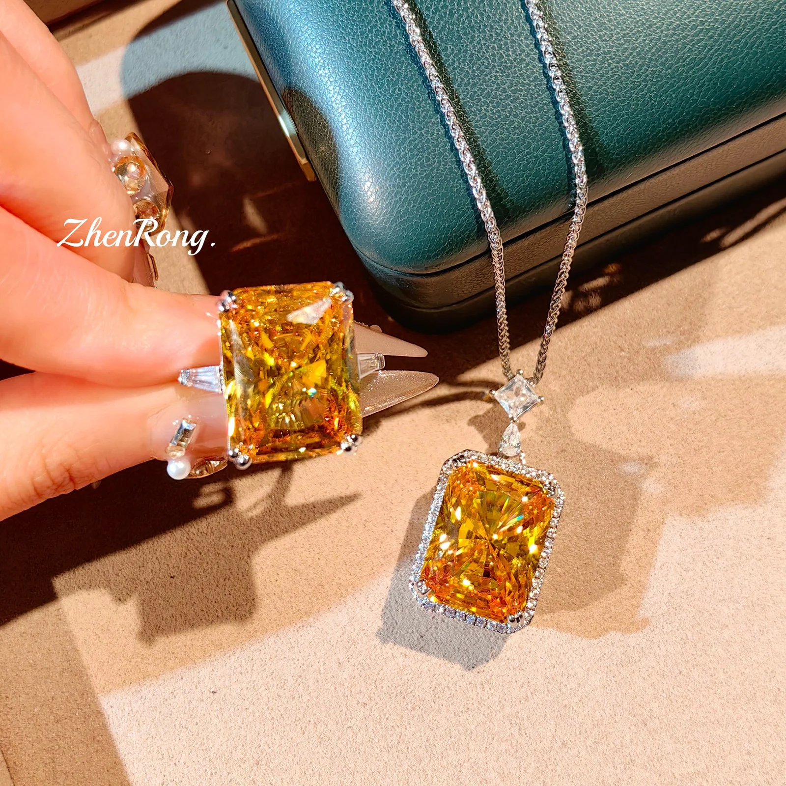 High-end Radiant Perfume Bottle Pendant Necklace Inlaid With High Carbon Diamond Ice… — image 5