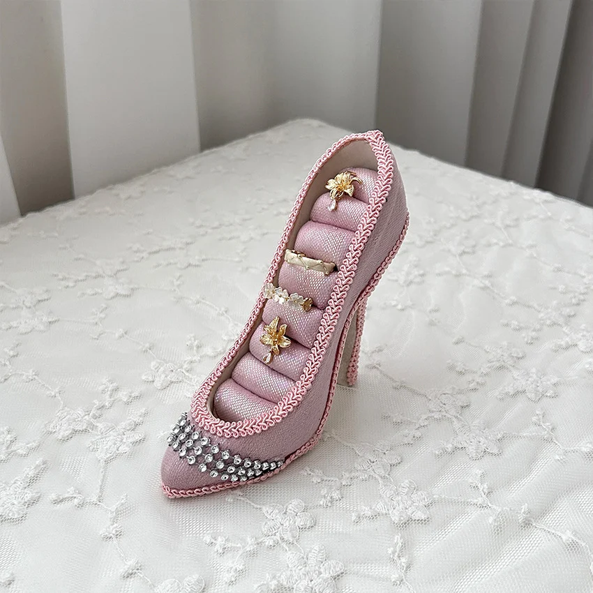 High-heel-shaped Ring Holder — image 12