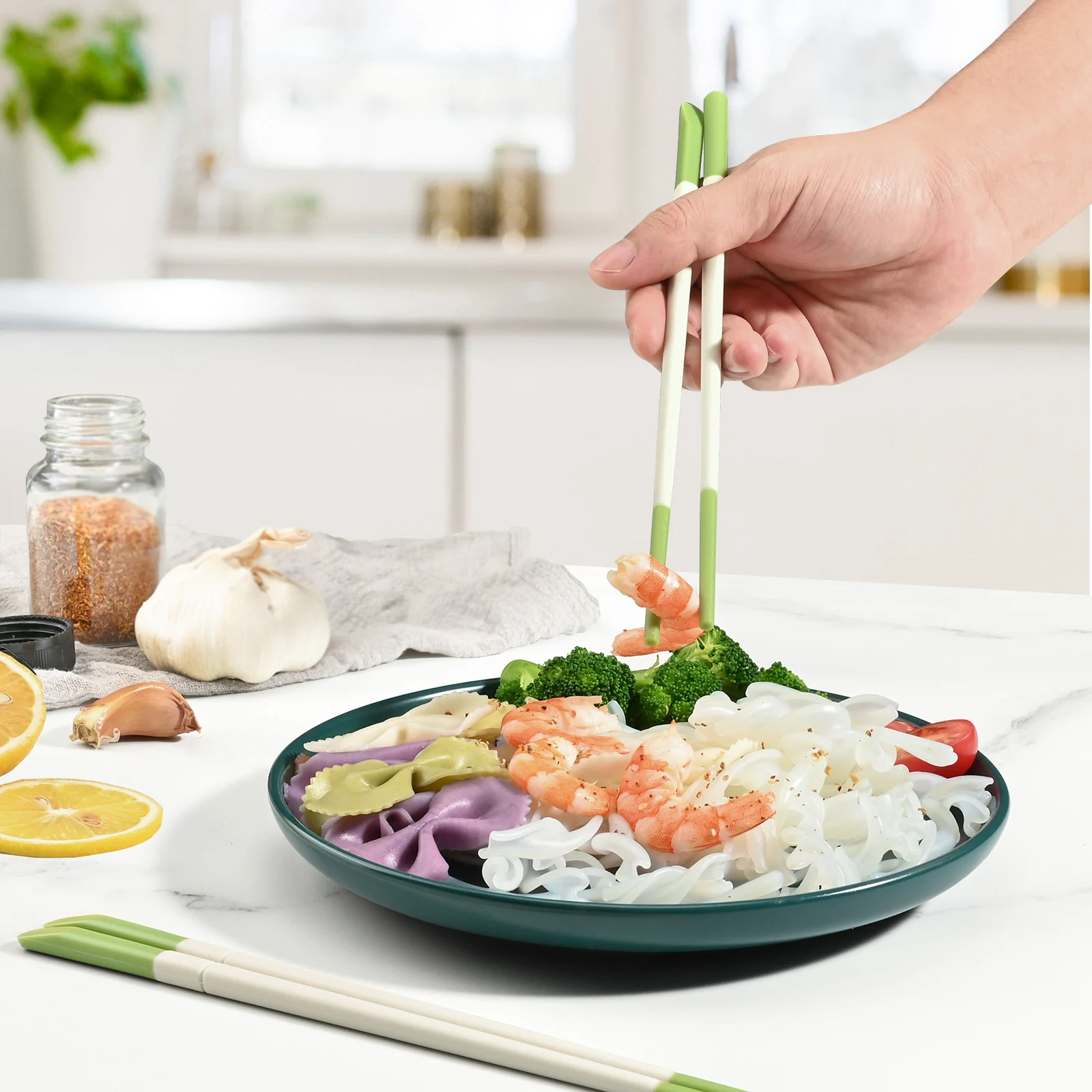 High-temperature Resistant Odorless Matte-finish Chopsticks With Silicone Tips — image 2