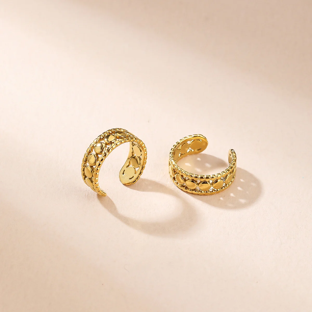 Hot-selling Gold Stainless Steel Dot Ear Clip Earrings, Fashionable And Simple Accessories — image 3