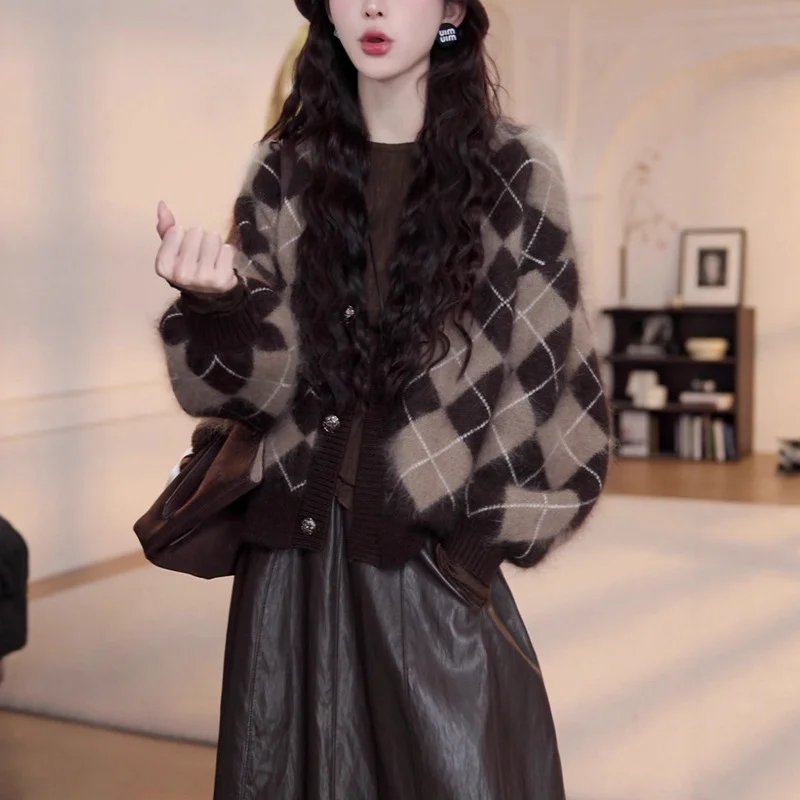 Laid-back Relaxed-fit Knit Cardigan For Women — image 3