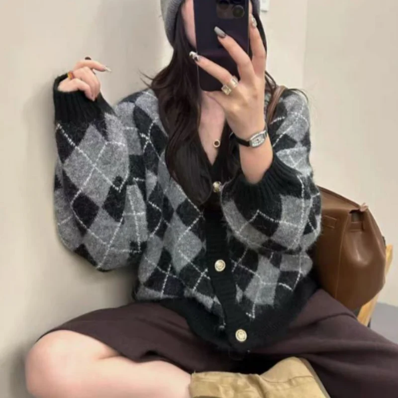 Laid-back Relaxed-fit Knit Cardigan For Women — image 5