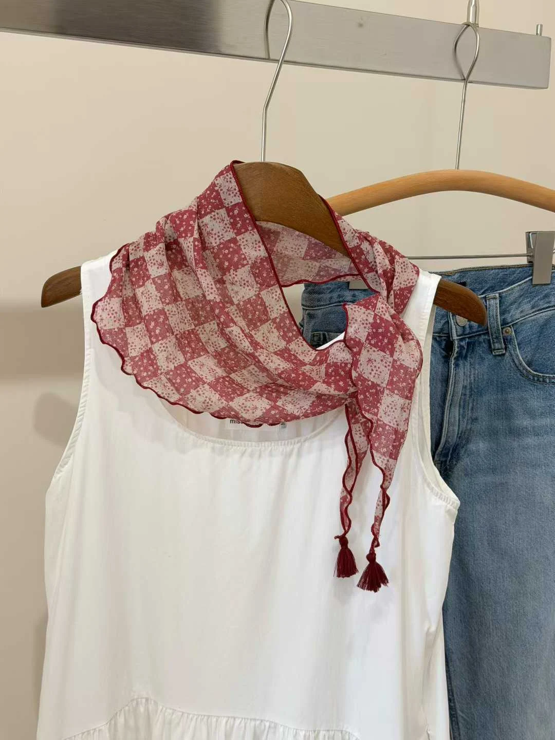 Lightweight Floral Plaid Tassel Triangle Scarf — variant image